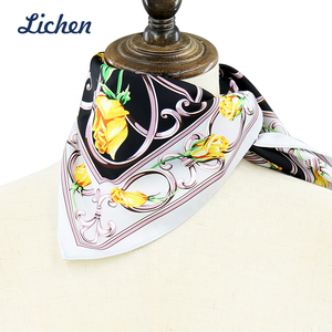 ผ้าพันคอผู้หญิง ดีไซน์เนอร์ ผ้าคลุมศีรษะสวยงามที่สุด ผ้าพันคอแฟชั่นลายดอกไม้ขนาดใหญ่ - Product Image 3