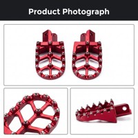 Repose-pieds décoratifs CNC haute précision pour scooter, en alliage d'aluminium anodisé rouge, pliables, avec clous de fixation, pièces personnalisées pour la route et la ville