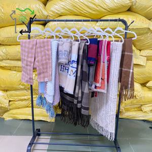 Chales de Mezclilla YIJIAYI de <span class=keywords><strong>Segunda</strong></span> <span class=keywords><strong>Mano</strong></span> al Por Mayor, Chales de Mezclilla Modernos y Cómodos para Todas las Temporadas, para Adultos - Product Image 6