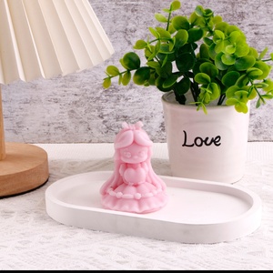 Moule en silicone TangChu Fille tenant une bougie en forme de cœur pour la décoration de fête, cadeau unique et ambiance gothique - Product Image 2