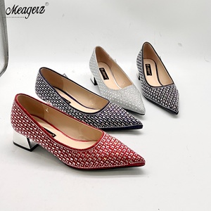 <span class=keywords><strong>Scarpe</strong></span> da sera da donna 2026 all'ingrosso con strass, a punta e con <span class=keywords><strong>tacco</strong></span> <span class=keywords><strong>quadrato</strong></span> - Product Image 1