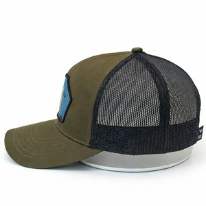 Casquette Trucker 5 Panneaux TOPCAP Style Équestre avec Patch en Sergé Tissé et Broderie 3D Cousue |   Maille de coton de haute qualité pour chevaux - Product Image 3