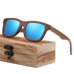 Мужские солнцезащитные очки с поляризованными линзами - Product Image 1