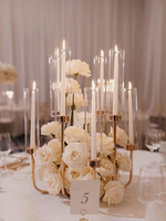 Candélabre moderne de haute qualité à 8 têtes, avec 4 bras bas et 4 hauts incurvés, électroplaqué, pour la décoration de centre de table de mariage, de fête ou de banquet