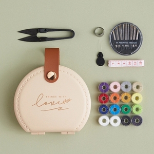 <span class=keywords><strong>Kit</strong></span> <span class=keywords><strong>de</strong></span> <span class=keywords><strong>costura</strong></span> Basic Mini Travel Kits <span class=keywords><strong>de</strong></span> <span class=keywords><strong>costura</strong></span> Juego <span class=keywords><strong>de</strong></span> reparación <span class=keywords><strong>de</strong></span> <span class=keywords><strong>costura</strong></span> portátil con estuche organizador <span class=keywords><strong>de</strong></span> cuero - Product Image 6