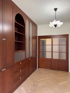 Librero Empotrado de Madera Sólida de Lujo, Estantes Arqueados, Puertas de Vidrio Texturizado, Ecológico, Ahorra Espacio, Moderno, Clásico, para Escuela o Biblioteca - Product Image 3