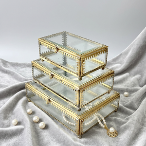 Boîtes de rangement pour bijoux en laiton et verre biseauté, style moderne et luxueux, en différentes tailles, vente en gros - Product Image 1