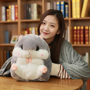 Manta de Peluche Tres en Uno con Forma de Hámster - Product Image 3