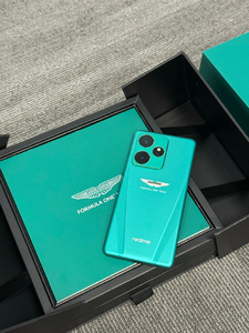<span class=keywords><strong>Realme</strong></span> <span class=keywords><strong>GT</strong></span> 7 รุ่นลิมิเต็ดอิดิชั่น Aston Martin <span class=keywords><strong>5G</strong></span> โทรศัพท์มือถือสำหรับเล่นเกม พร้อมชิปเซ็ต Dimensity 9400+ หน้าจอ 6.8 นิ้ว ความจุ 24+1TB - Product Image 3