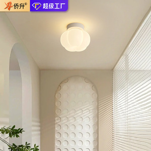 Plafonnier LED minimaliste moderne QiaoSheng à une seule tête pour couloir, entrée, dressing - Product Image 1