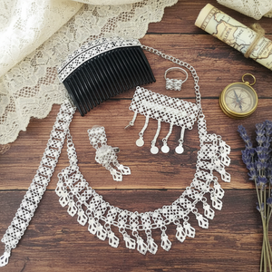 Conjunto de Joyería de Moda Vintage en Cobre, Incluye Peineta, Collar y Pendientes, Accesorios Inspirados en Bulgaria, Estados Unidos y Francia - Product Image 3