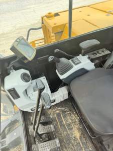 รถขุด CAT 305.5E2 มือสอง สภาพดี อะไหล่พร้อมส่งทั่วโลก ห้องโดยสารคนขับสะดวกสบาย รถขุด CAT มือสอง - Product Image 5
