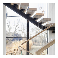 Rampe d'escalier droite intérieure en acier au carbone moderne, durable et de haute qualité, avec poutre monobloc et verre, pour appartement, hall, hôtel, sous-sol