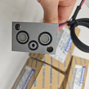 Hydraulische Magnetventile 702-21-62200 Steuerventil für Komatsu Baggerteile PC200-7 PC220-7 PC200-8 PC300-7 PC360-7 PC400-8 - Product Image 4