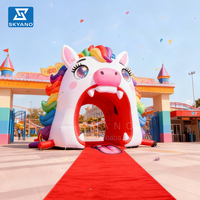 Arches gonflables d'animaux de dessins animés personnalisés créatifs colorés géants gonflables grande bouche entrée de chevaux pour l'entrée d'événements