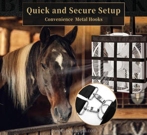 Supporto per ventaglio stabile in altezza regolabile con supporto per borsa in rete appesa per la cura del cavallo - Product Image 3