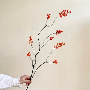 Muyu Chronicles Branches artificielles en feuilles d'érable, fleurs en soie rouge-orange, décoration de Thanksgiving, ornement de salon, branche unique - Product Image 3