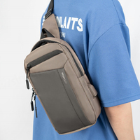 Bolso Bandolera Deportivo Impermeable con Logotipo Personalizado, para Auriculares, con Orificio para Auriculares, Unisex, con Cierre USB, Portátil