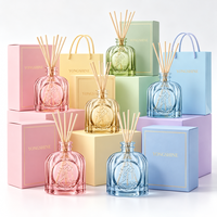 Diffuseur de parfum en verre rayé unique avec fenêtre en relief pour une fragrance d'ambiance luxueuse