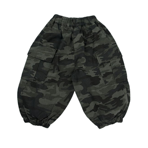 D3272 Versión coreana Ropa de primavera y otoño para niños, overoles de camuflaje, pantalones estilo rufián americano para hombres y mujeres - Product Image 1