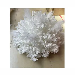 مستلزمات زفاف بسعر رخيص 40 قطعة زهور صناعية مركزية بيضاء تقبيل أزهار من إكليل المركزية