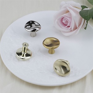 Traditional Round Zinc Alloy <b>Cabinet</b> Handle with Golden Finish for Wardrobe Drawer Door Surface - Product Image 2