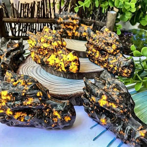 Venta al por Mayor de Calaveras de Dragón Yooperlite Talladas en Cristal con Luz UV, Pulimentadas y de Alta Calidad, para Feng Shui - Product Image 3