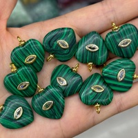 Pendentif en pierre naturelle pour la fabrication de bijoux DIY, Aventurine verte en forme de cœur avec incrustation de zircon, breloque en laiton plaqué or 18 carats, vente en gros