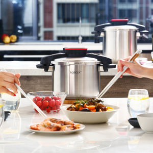 طنجرة ضغط من الفولاذ المقاوم للصدأ بمقبض من الباكليت الأسود وقاعدة مقاومة للصدمات سعة 8 لتر من هاوكينز - بيع بالجملة من المصنع - Product Image 3