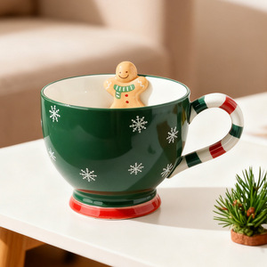 Tazza da Caffè in Ceramica Natalizia con Figurina 3D, Simpatico Babbo Natale e Omino di Pan di Zenzero, Regalo per Feste Natalizie - Product Image 5
