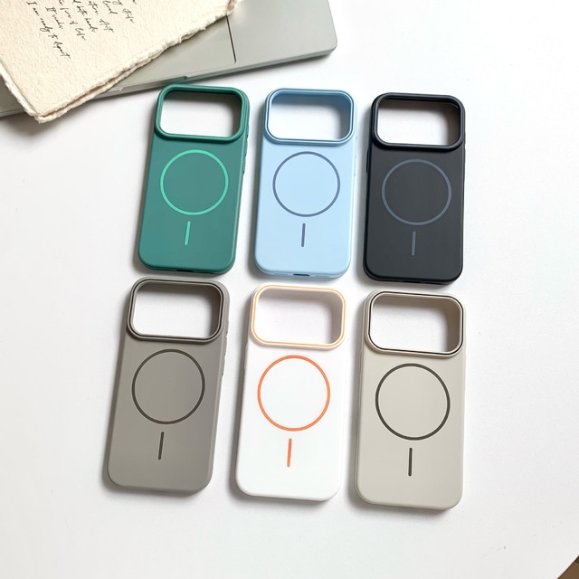 Luxury Magnetic Suction Mobile Phone Case for IPhone17promax Soft Thin Ring Anti-Drop Protective Cover Large Hole Phone Grip