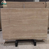 Dalles de marbre travertin beige polies en gros d'usine, dalles de pierre naturelle veinée pour revêtements de sol et murs d'hôtels de luxe