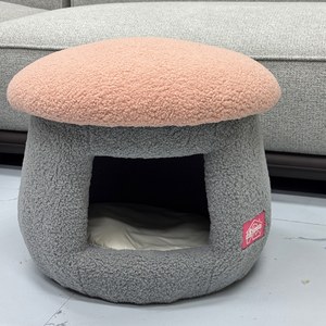 Lit-cave pour animaux de compagnie en polaire Sherpa, doux et luxueux, design original en forme de champignon, pour usage intérieur, pour petits chiens et chats, également utilisable comme tabouret de coiffeuse. - Product Image 2