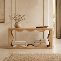 Console d'entrée moderne pour villa avec finition en bois clair, deux étagères ouvertes et rangement multifonctionnel pour salon