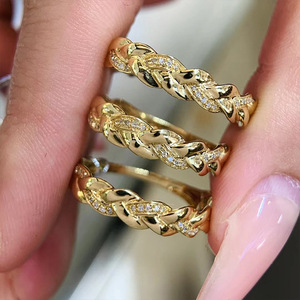 Anello da Donna Q730 in Oro Giallo con Diamante Taglio Brillante Rotondo Colore G Naturale Stile Classico per Fidanzamento - Product Image 3
