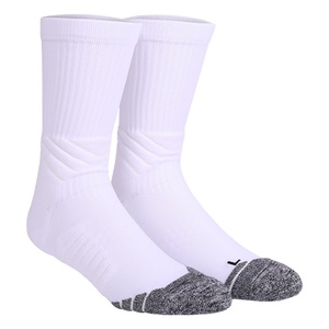 Chaussettes de compression multisports pour jeunes, enfants et adultes - Antidérapantes, respirantes, en coton/bambou avec design de revers et de semelle - Product Image 4