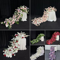 Modèles phares : Composition florale artificielle de roses rouges en soie, chemin de table long rouge pour la décoration d'événements de mariage