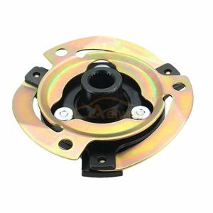 Ventouse d'embrayage de compresseur de voiture avec 4 vis utilisées pour Opel - Product Image 1