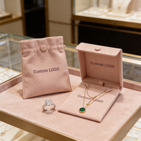 Pochette de présentation de bijoux en daim personnalisée, sac de rangement pour colliers en velours doux avec bouton-pression pour emballage de bijoux de luxe