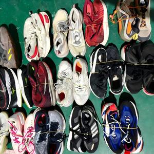 <span class=keywords><strong>Scarpe</strong></span> da Corsa Usate di Marca Internazionale di Alta Qualità in Vendita - Product Image 4