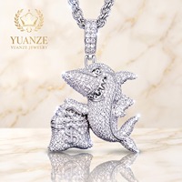 Pendentif de mariage pour homme en argent 925 plaqué or 18 carats, motif requin luxueux tenant un sac à monnaie en jade et moissanite (18g)