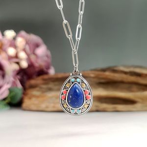Collana con ciondolo unisex blu letterario, gioielli vintage per tutti i giorni, idee regalo - Product Image 5