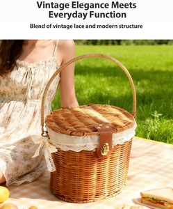Cesto da Picnic Piccolo con Coperchio e Manici Pieghevoli, Cesto Vintage in Rattan con Fodera Bianca e Chiusura per Picnic, Spiaggia, Vacanze - Product Image 4
