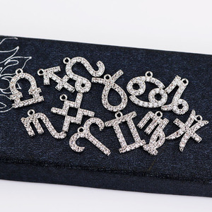 Ciondolo Zodiacale CZ7987 di Alta Qualità, Mini Charm Astrologico con Micro Pavé CZ, Piccolo Pendente Zodiacale per Regalo di Compleanno - Product Image 3