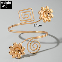 Bracelet de bras bohème en métal avec papillon et feuille pour femme, ajustable, avec pendentif à sequins et breloque à pompon, manchette de bras, bijou de corps