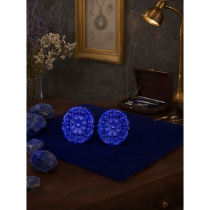 Miniature sculptée en lapis-lazuli pour boucles d'oreilles ou fabrication de bijoux : incarnant l'élégance, la royauté et la guérison, cadeau d'anniversaire - Product Image 3