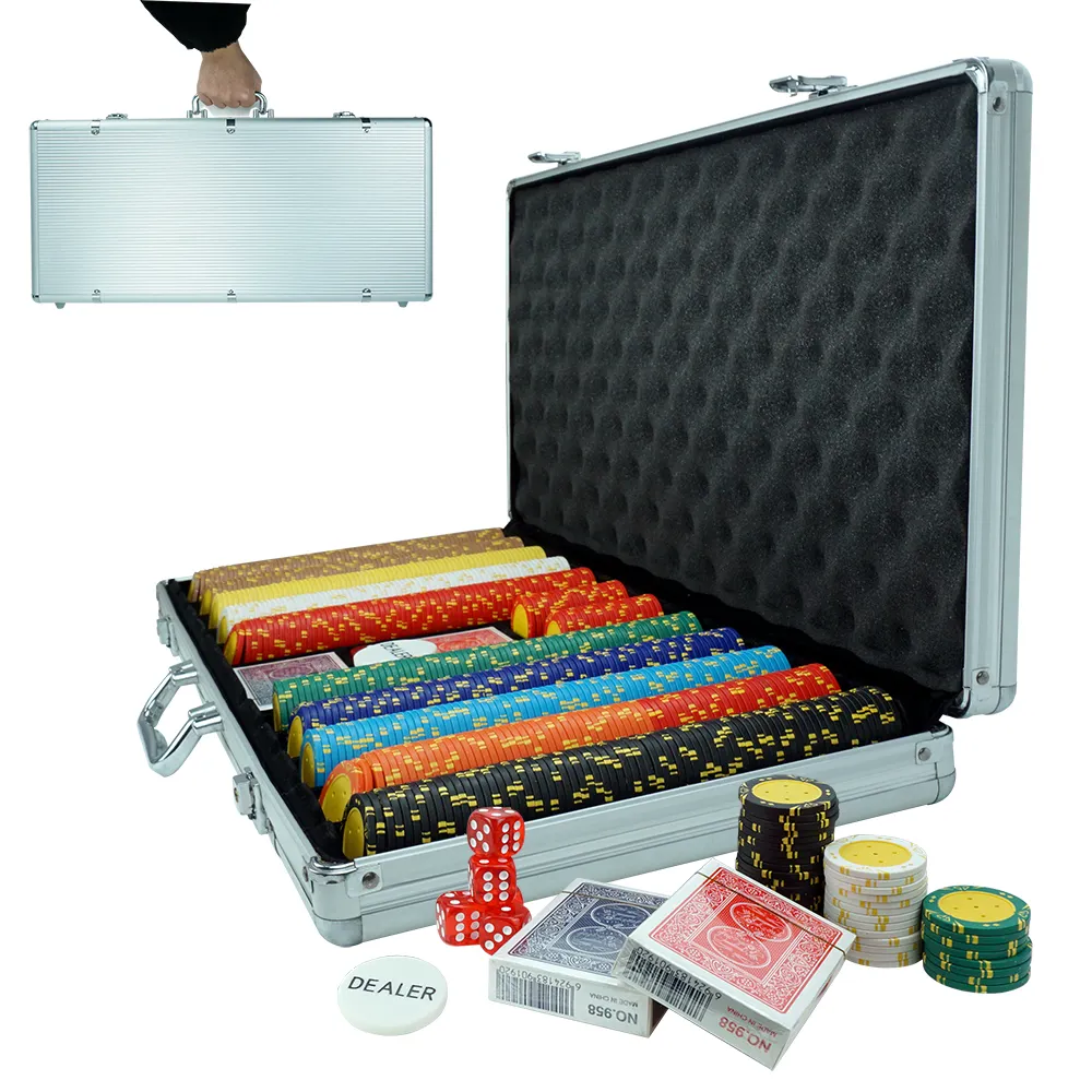 Набор хорошего качества с серебристым алюминиевым корпусом может вместить 750 шт. покерных чипов 5 кубиков и дилерские жалюзи
