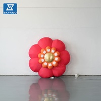Modèle de fleur rouge gonflable personnalisé, décoration de scène pour lieux touristiques en plein air, accessoire floral géant gonflable pour la décoration d'événements et de fêtes