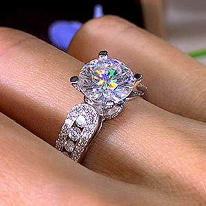 Anello da donna con cristalli di zircone a quattro punte, classico, per fidanzamento, matrimonio, gioielli quotidiani, regalo - Product Image 1