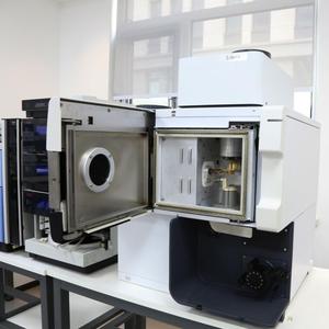 Spectromètre d'émission optique à plasma à couplage inductif AgilentR 5110 ICP OES remis à neuf, largeur de bande spectrale de 2 nm, longueur d'onde de 1 nm - Product Image 4